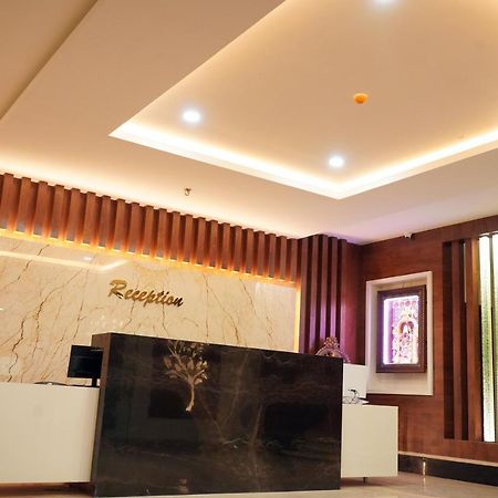 Hotel Nivetha Inn Коимбатур Экстерьер фото