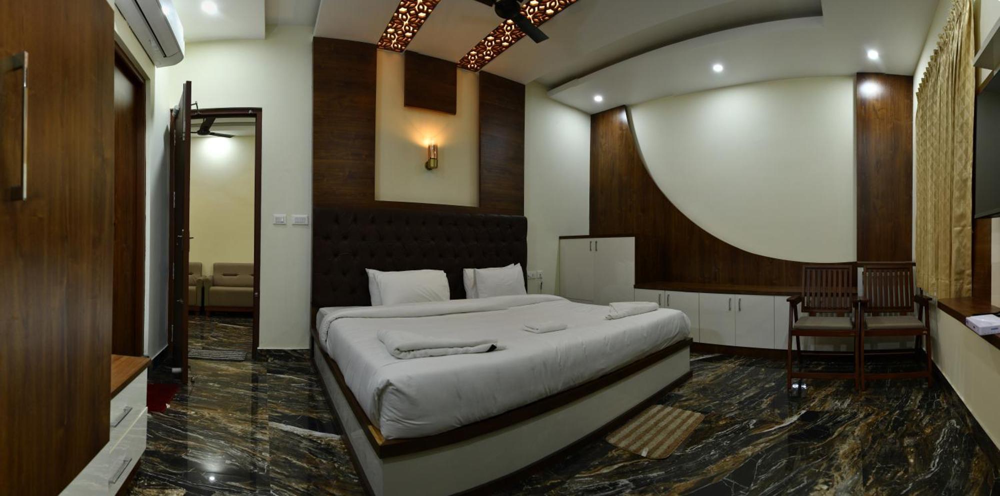 Hotel Nivetha Inn Коимбатур Экстерьер фото